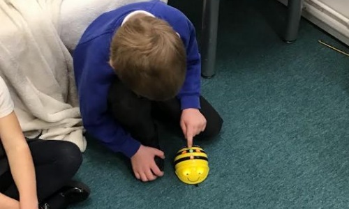 Modbury Primary School - Busy Beebots in Year 1!